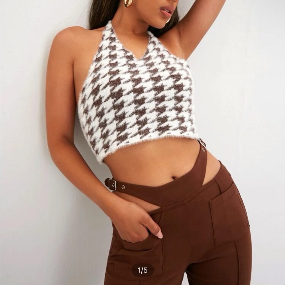 Cute fuzzy crop top checkered print
